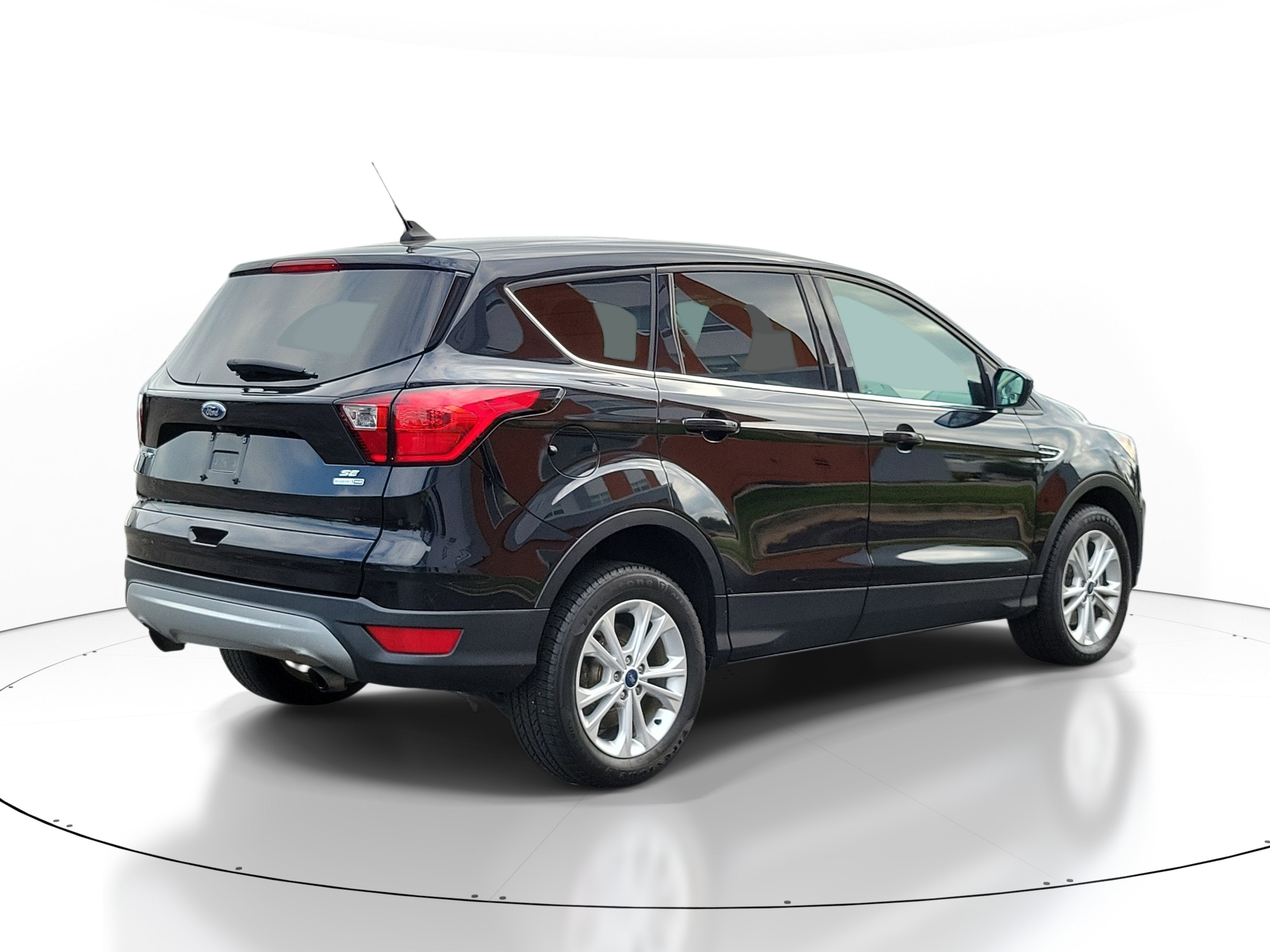 Used 2019 Ford Escape SE with VIN 1FMCU9GD6KUC36898 for sale in Plainwell, MI