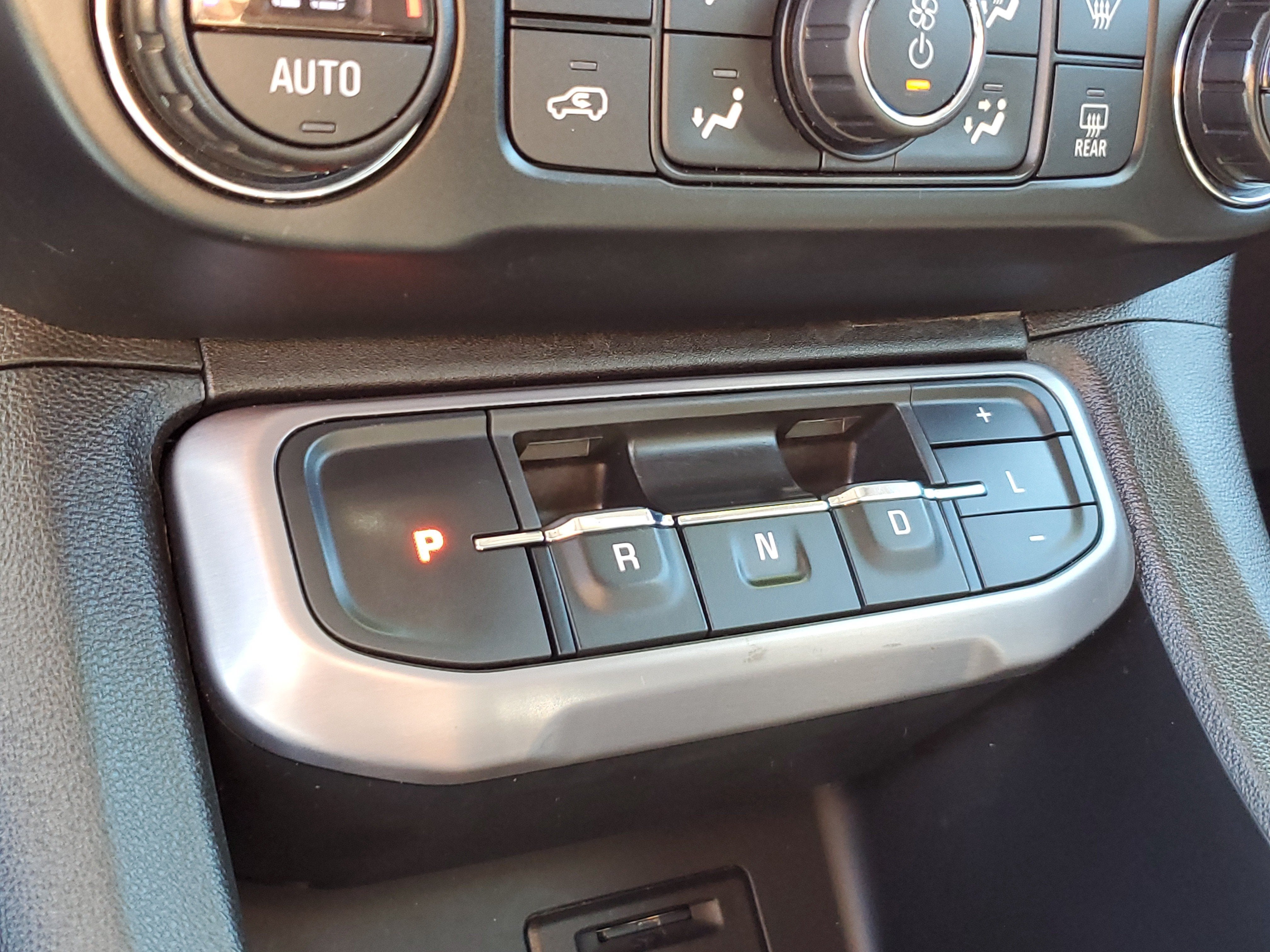 2020 GMC Acadia AT4