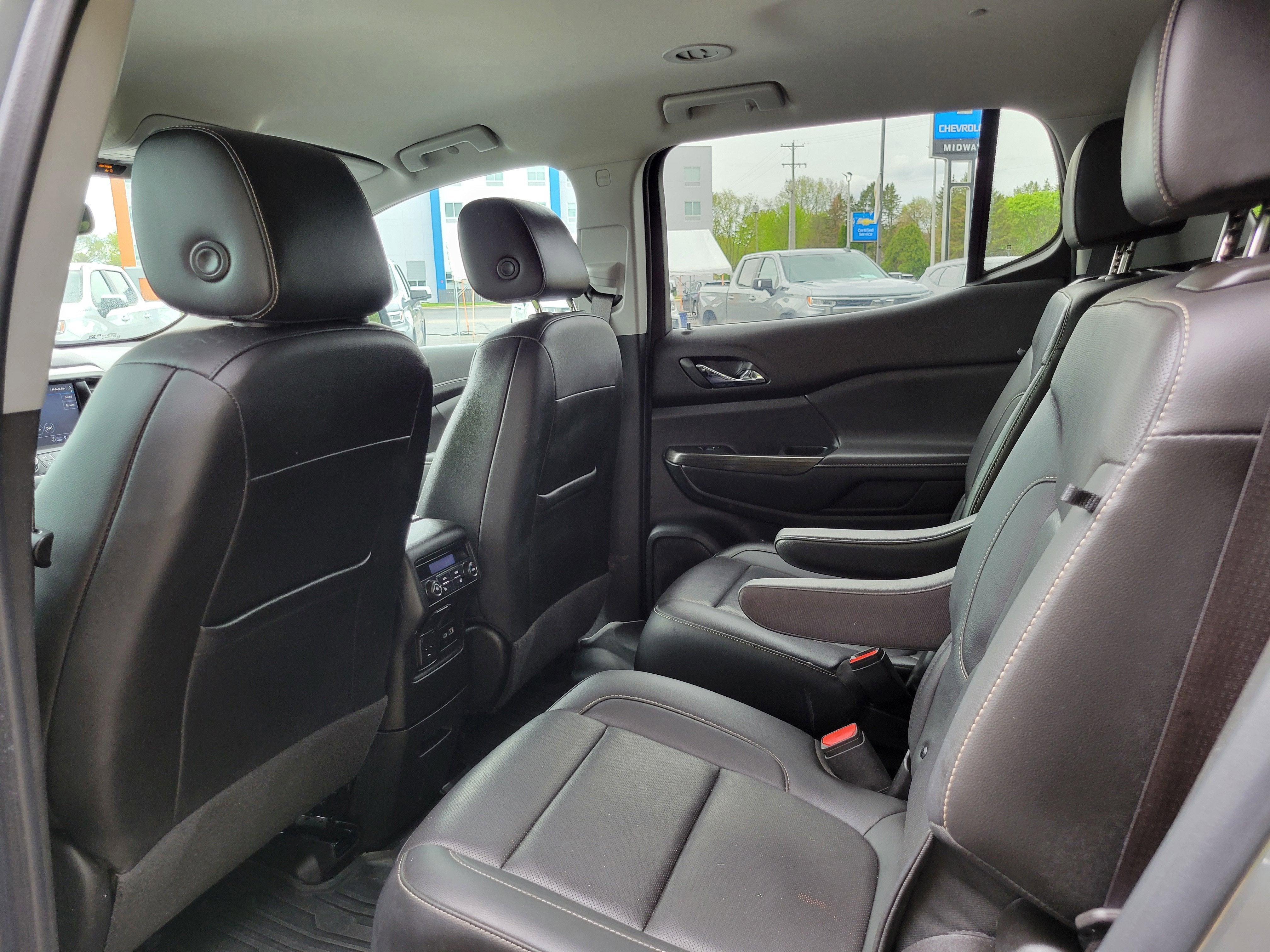 2023 GMC Acadia SLT