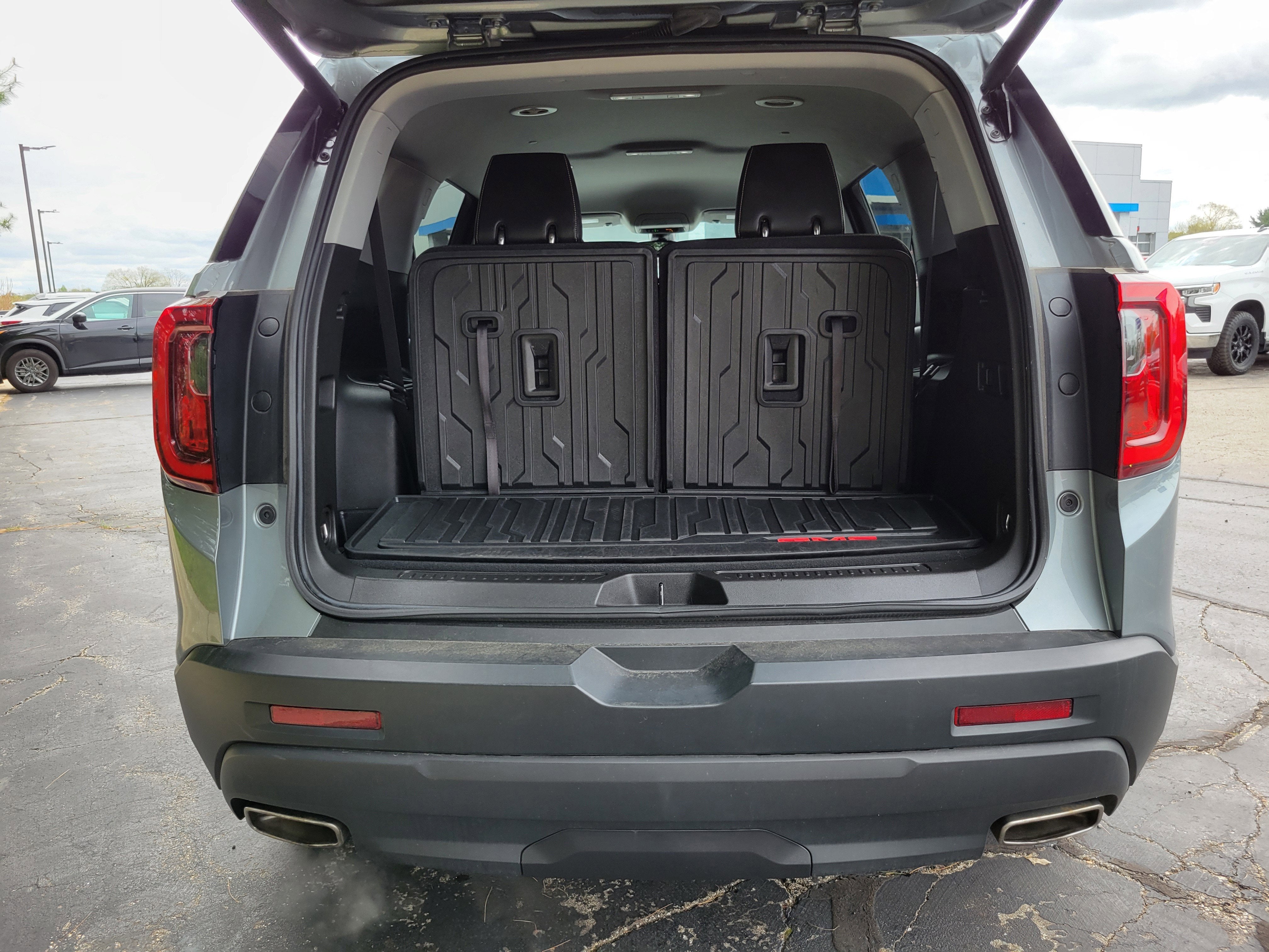 2023 GMC Acadia SLT