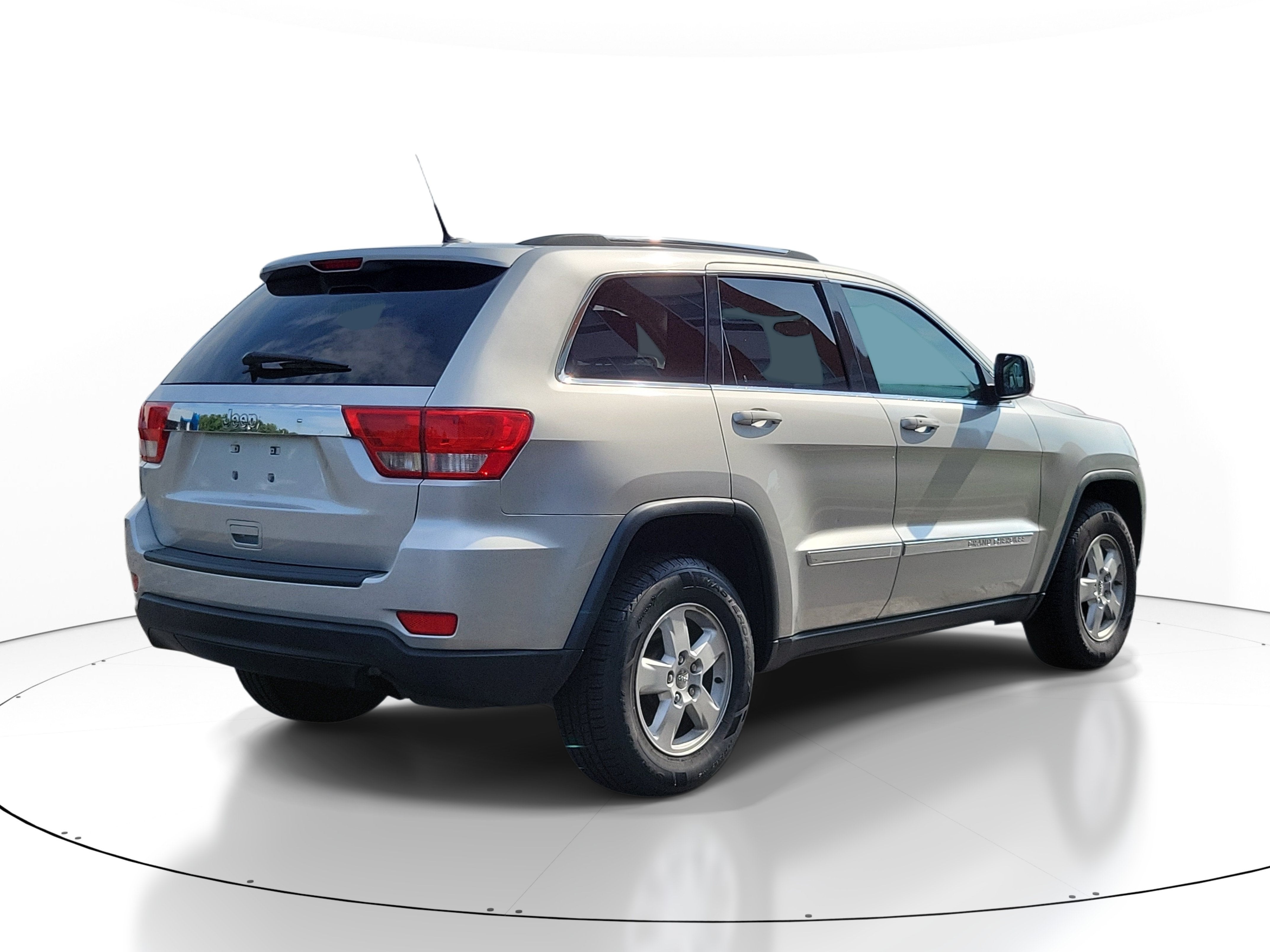Used 2011 Jeep Grand Cherokee Laredo with VIN 1J4RR4GG3BC530398 for sale in Plainwell, MI