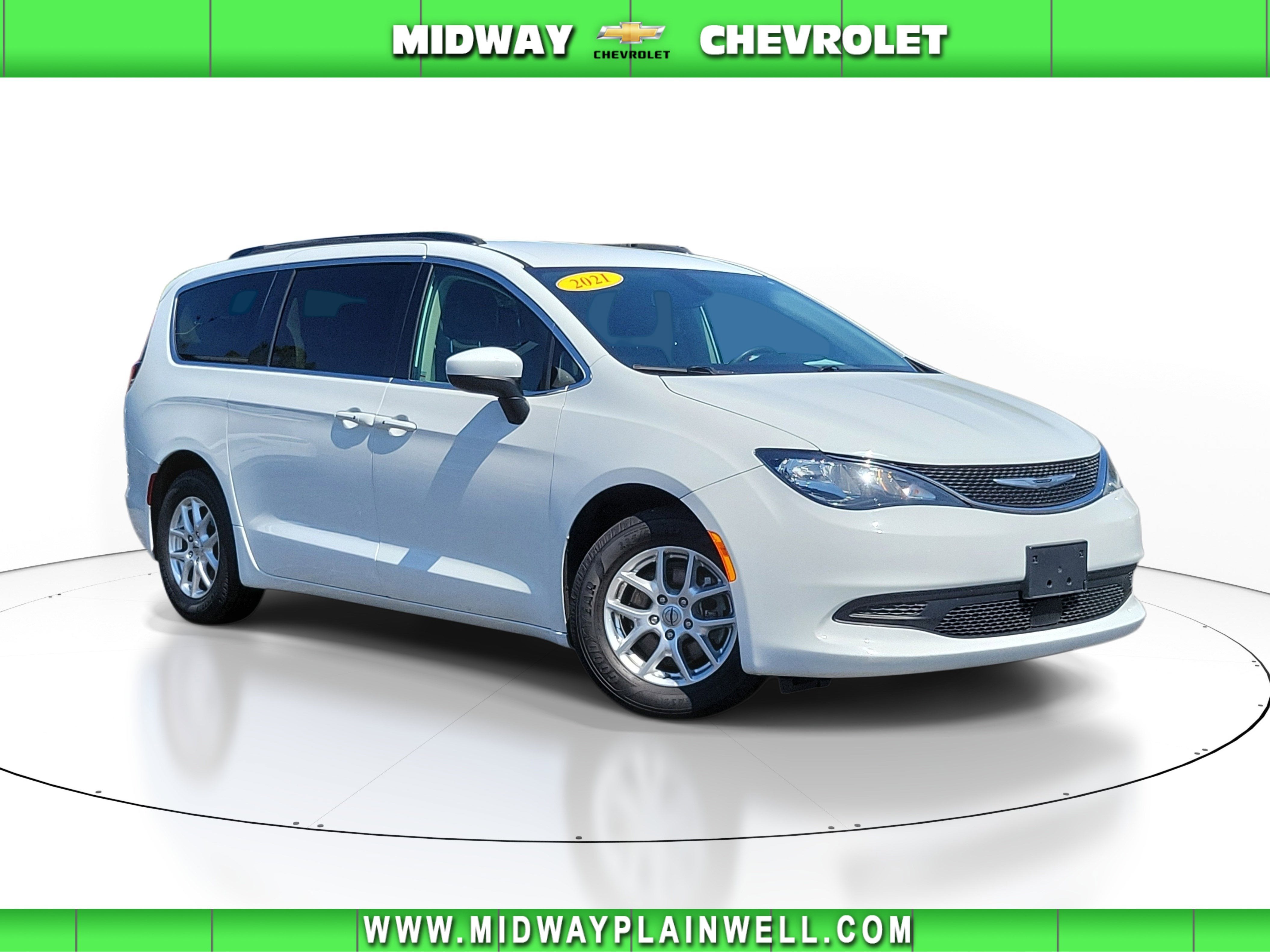 2021 Chrysler Voyager LXI's photo