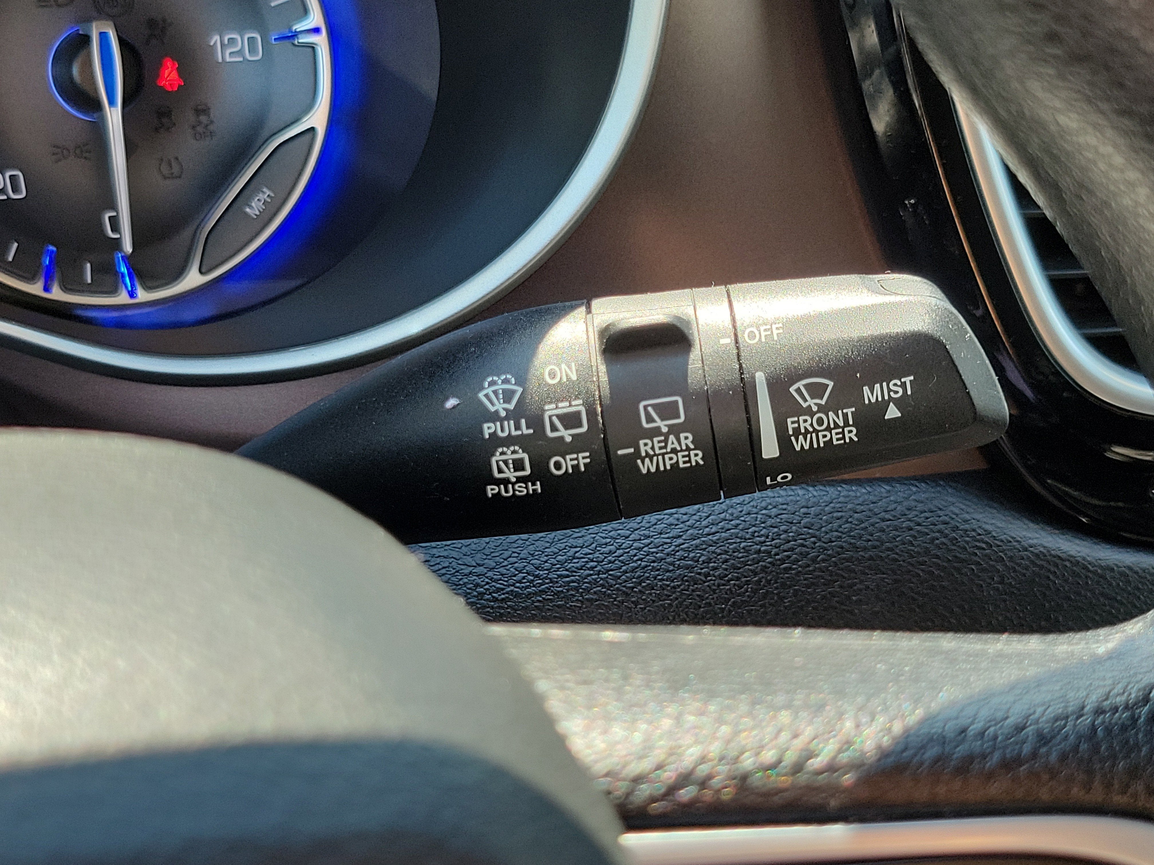 2021 Chrysler Voyager LXI