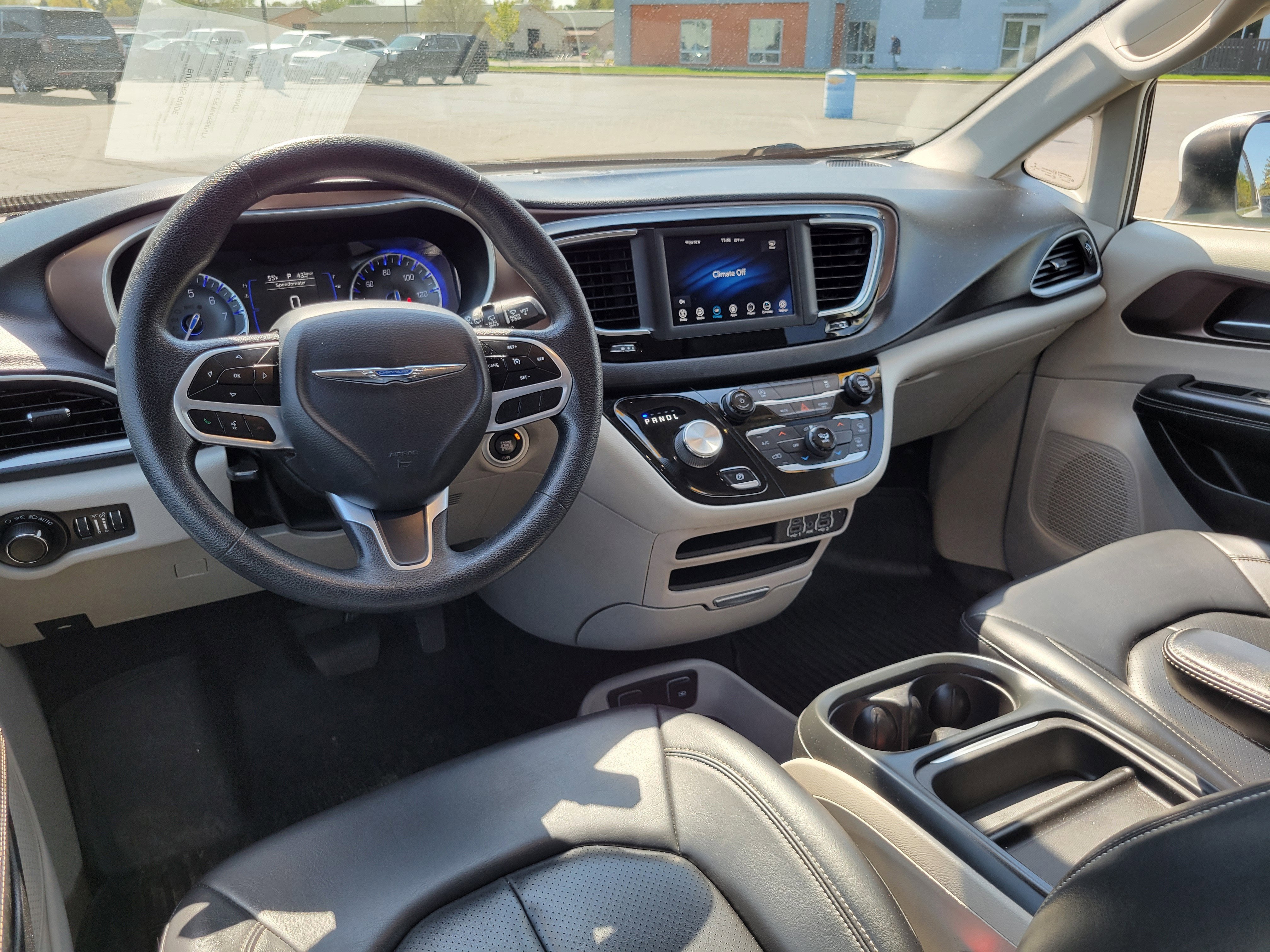 2021 Chrysler Voyager LXI