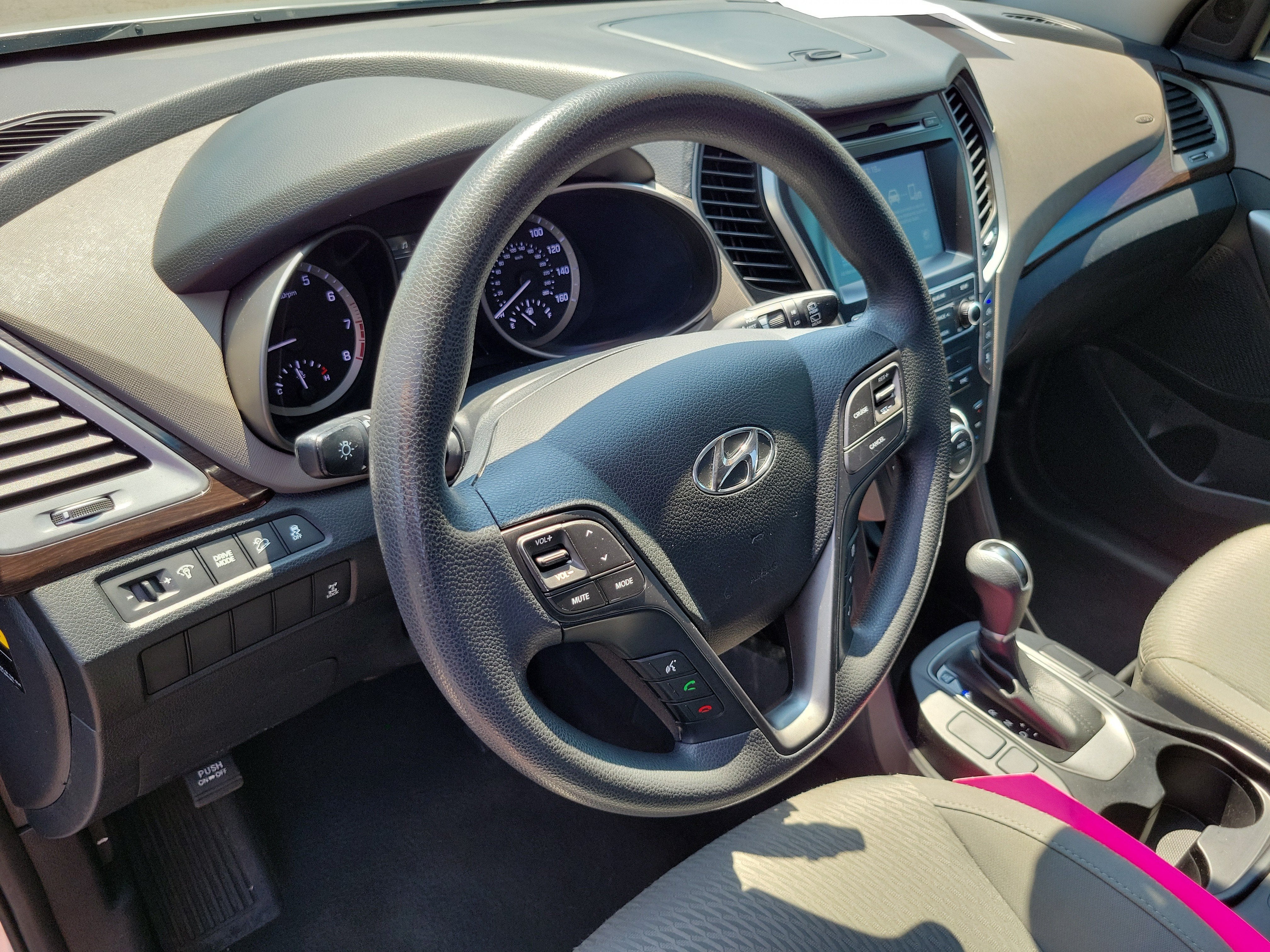 2017 Hyundai Santa Fe SE