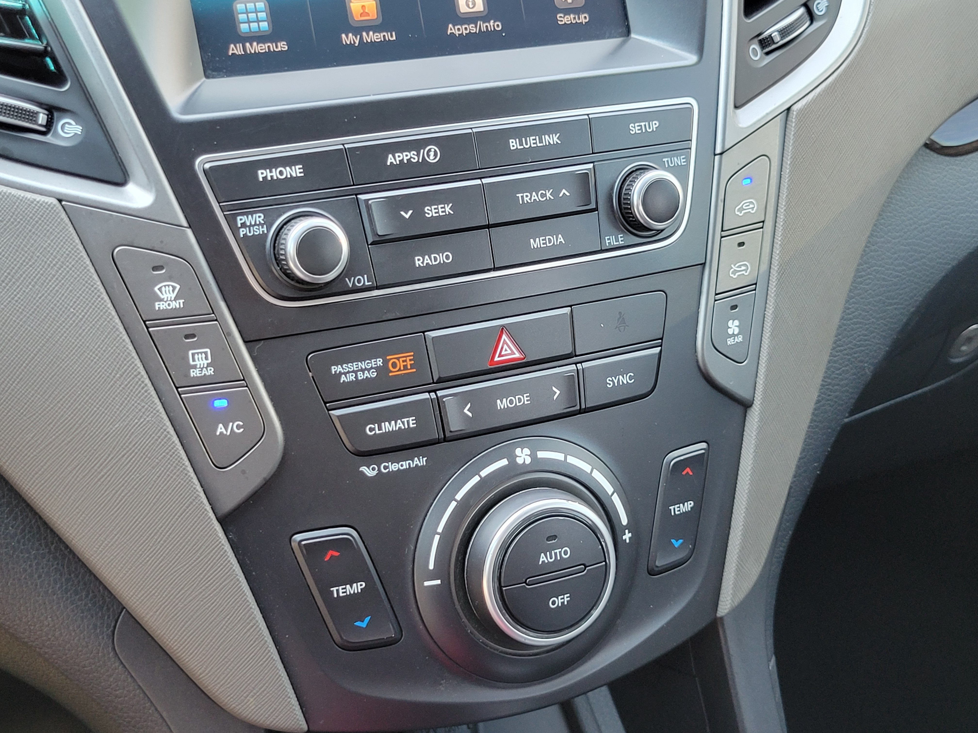2017 Hyundai Santa Fe SE
